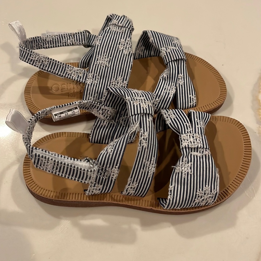 Osh gosh size 7 sandals